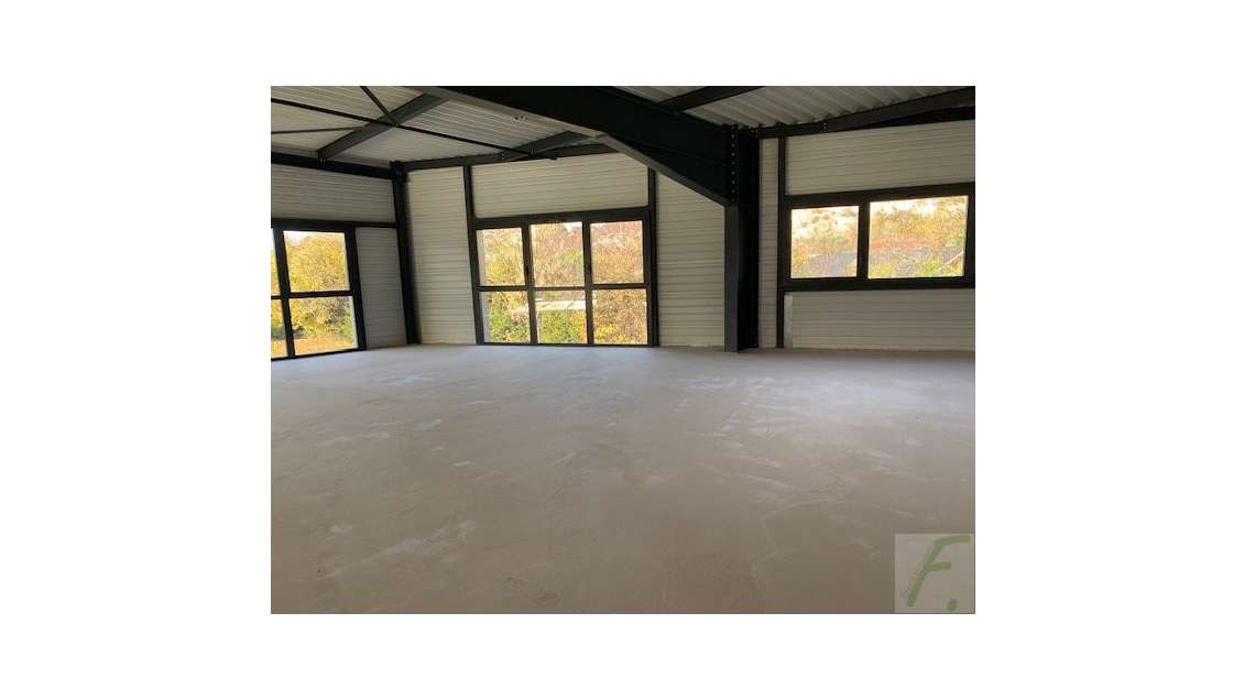 AV local d'activité 98.88m² à Sillingy