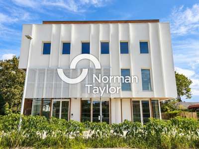 Bureaux neufs de 960m² à vendre en VEFA à Hossegor