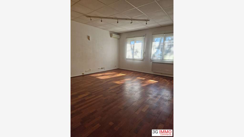 Vente bureaux 120m² à Soual