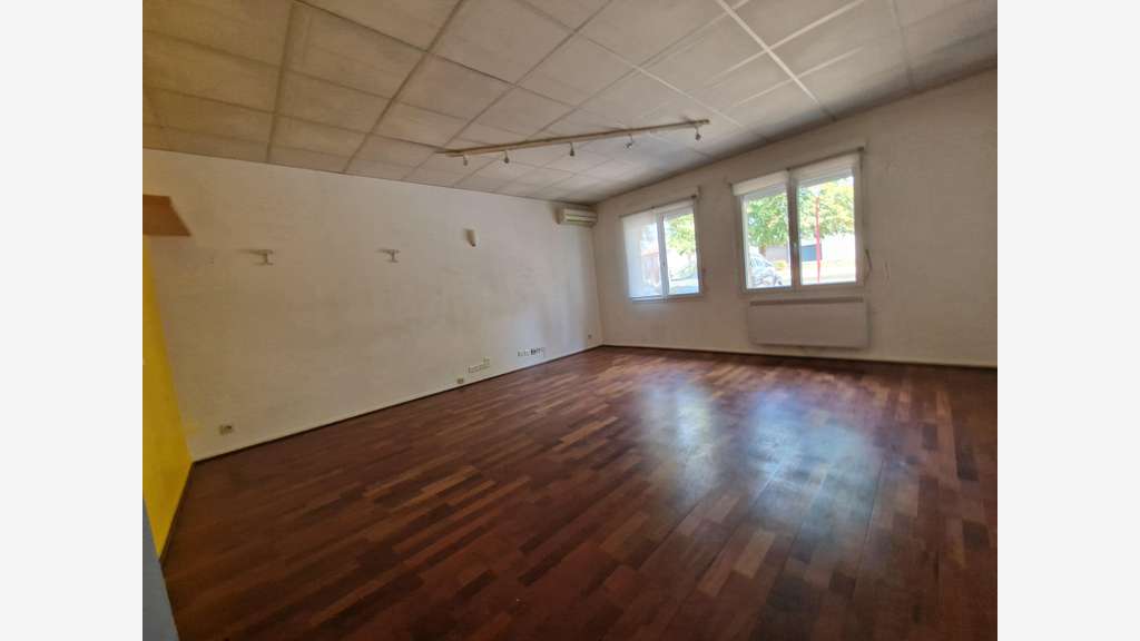 Vente bureaux 120m² à Soual