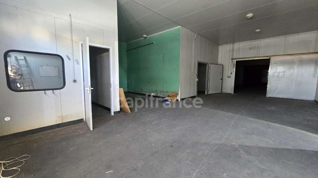 Local/bureau à vendre SOUBISE (17) 1600m² de s