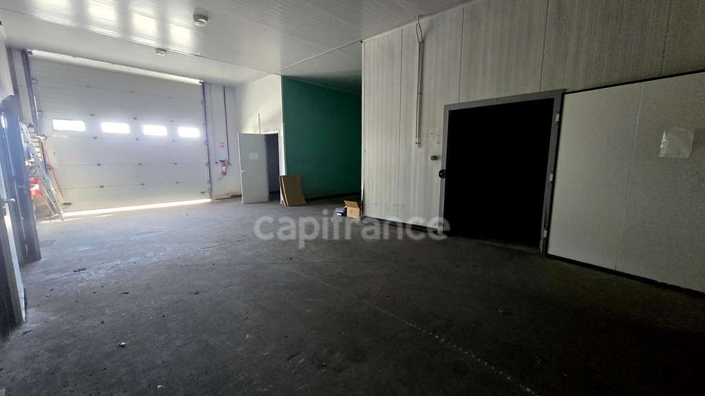 Local/bureau à vendre SOUBISE (17) 1600m² de s
