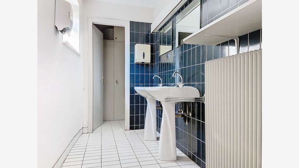 Locaux 133m² R+3 à Strasbourg, Place du Corbeau