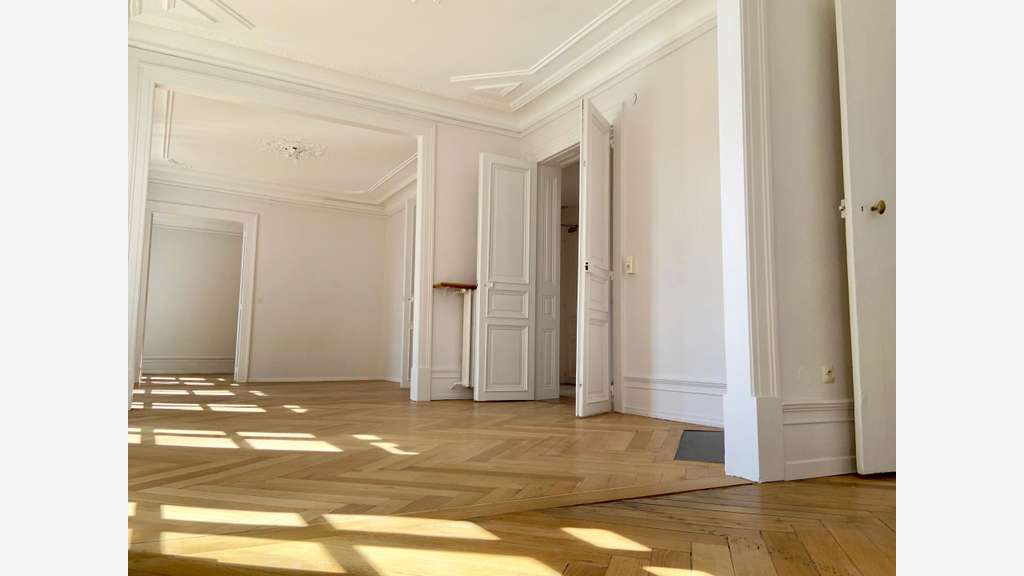 Vente locaux pro de 116m² à Strasbourg Cathédrale