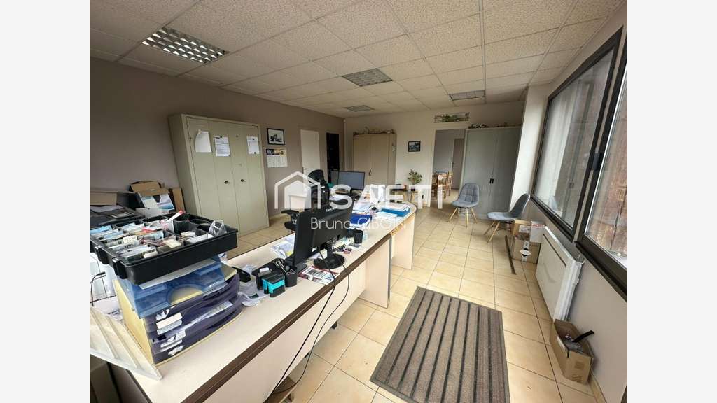 Locaux, 2 hangars 1120m² proche Sully
