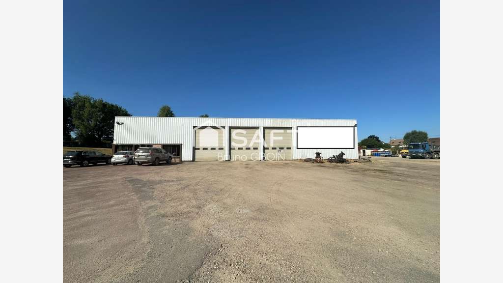 Locaux, 2 hangars 1120m² proche Sully