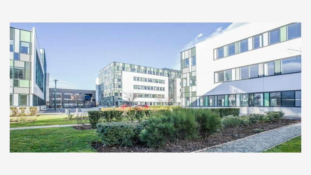 Vente bureaux 6735m² à Lyon 7e Gerland