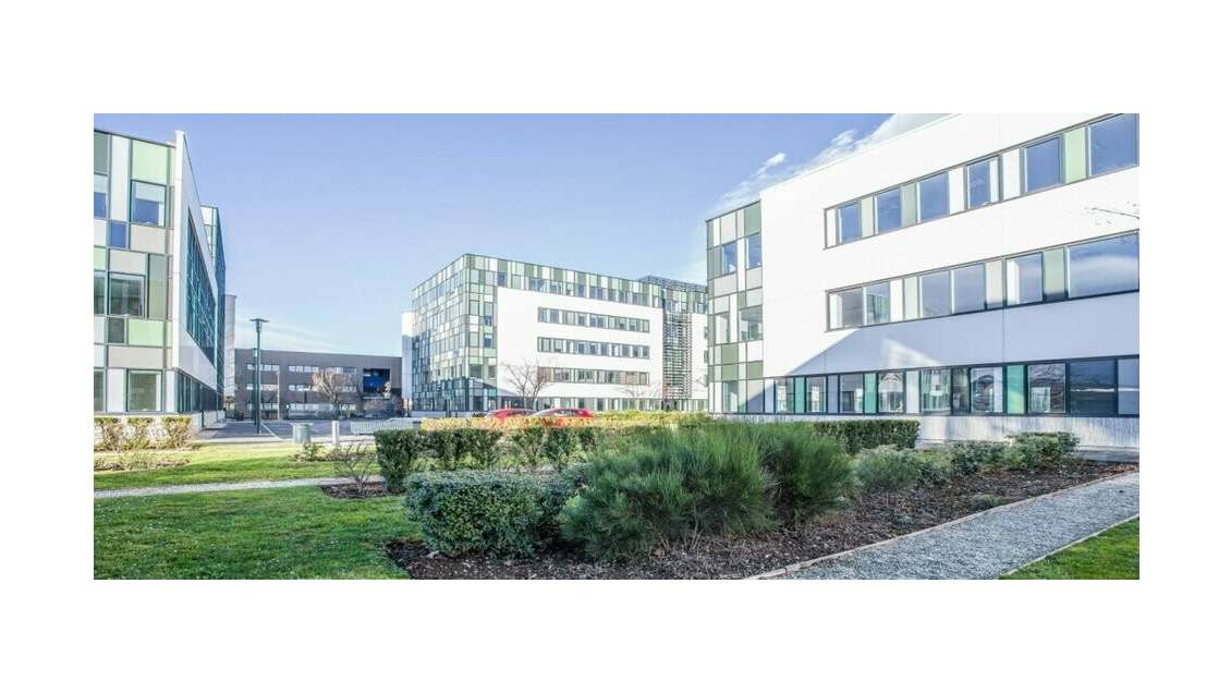 Vente bureaux 6735m² à Lyon 7e Gerland