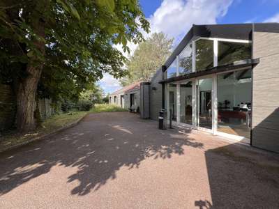 A vendre immeuble bureaux de 380m² à Tacoignieres