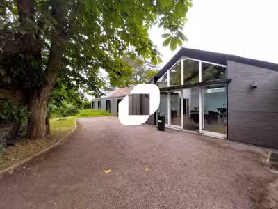 Vente Bureaux 383m² Tacoignieres