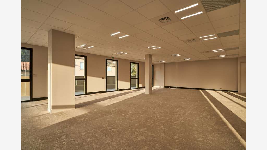 Vente bureaux de 34 000m² à Tarare empl N°1