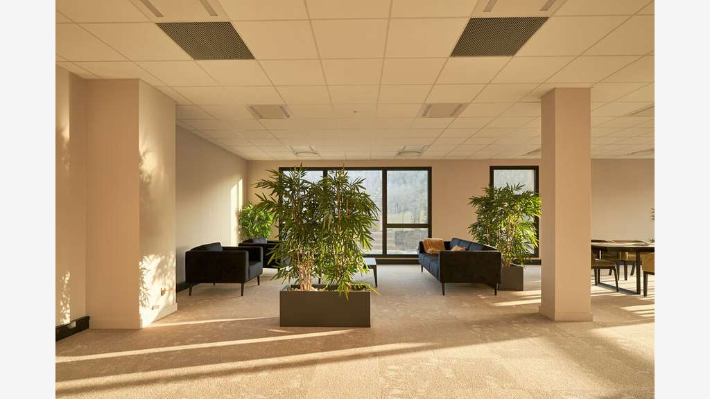 Vente bureaux de 34 000m² à Tarare empl N°1