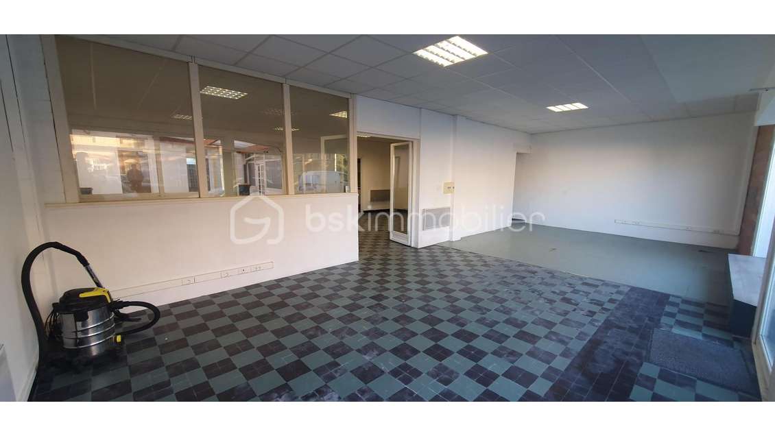 AV plateau bureaux 226m² modulables à Tarbes