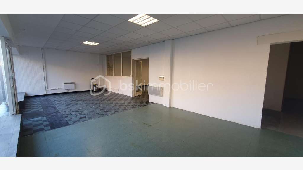 AV plateau bureaux 226m² modulables à Tarbes