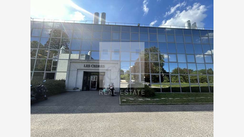 A louer bureaux de 218m² à Tassin-la-Demi-Lune