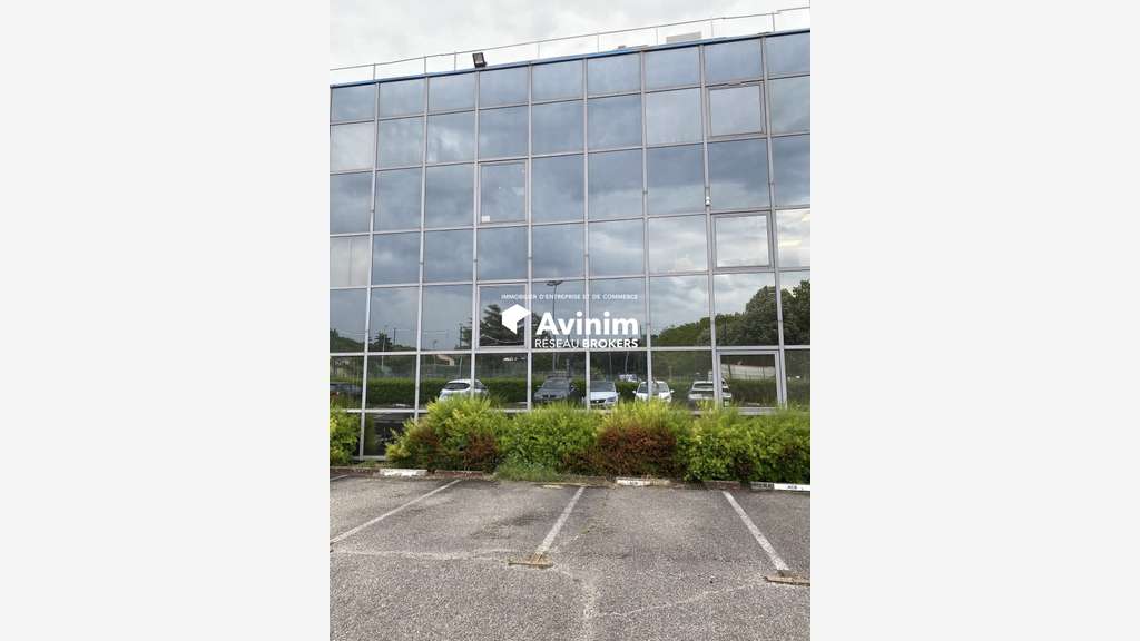 Vente confortables bureaux 218m² R+1 à Tassin !