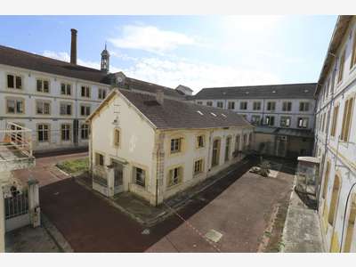 À vendre ou à louer – 48 000 m² de bureaux divi