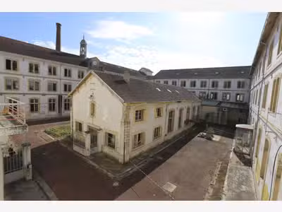 À vendre ou à louer – 48 000 m² de bureaux divi