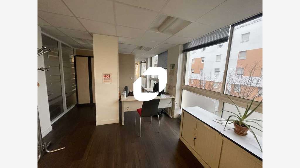 Vente Bureaux 770m² Torcy