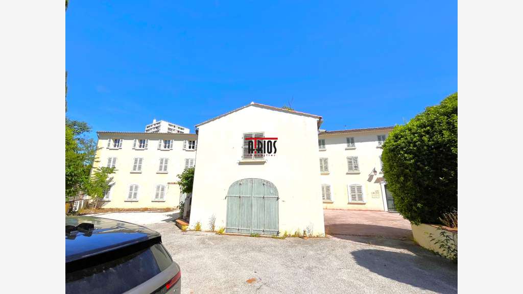 Vente bureaux 1000m² à Toulon Sainte-Musse