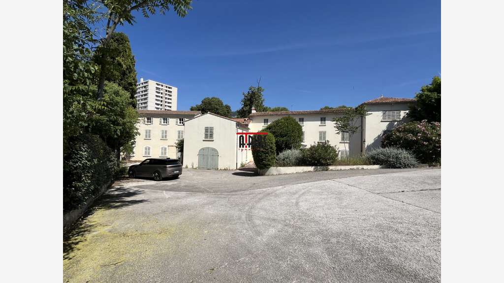 Vente bureaux 1000m² à Toulon Sainte-Musse