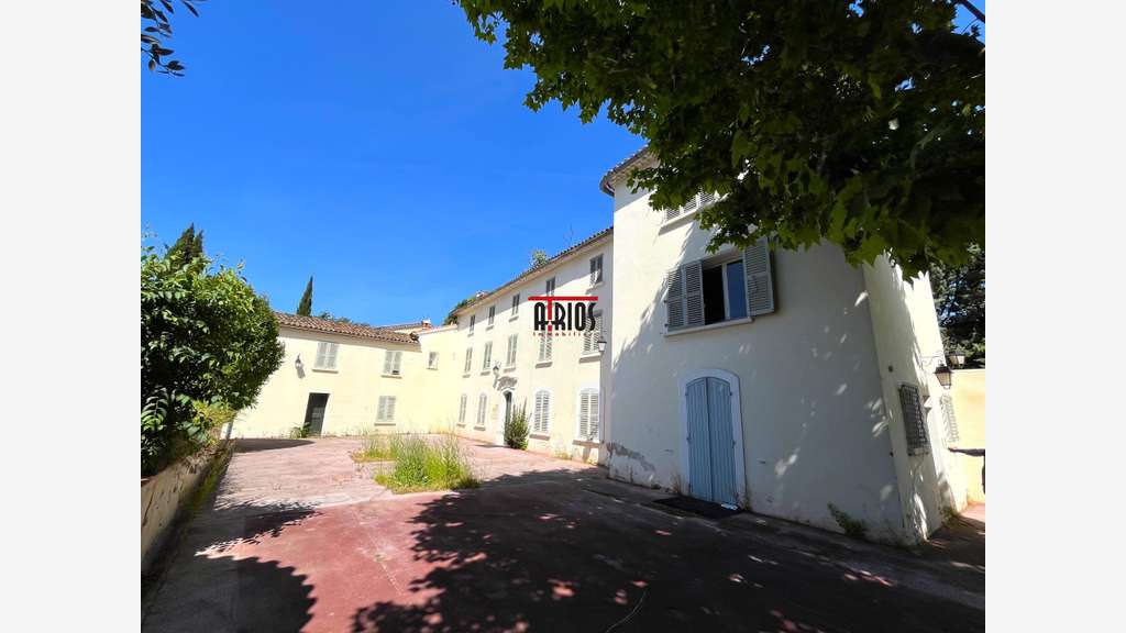 Vente bureaux 1000m² à Toulon Sainte-Musse