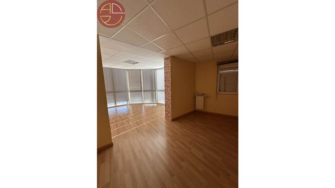 A vendre bureaux cloisonnés 142m² à Toulouse