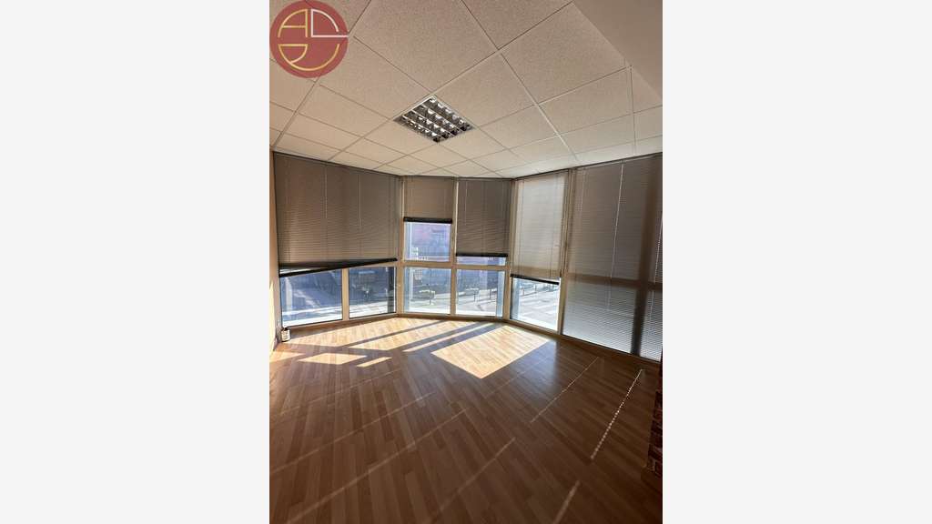 A vendre bureaux cloisonnés 142m² à Toulouse