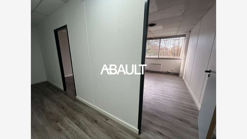A vendre bureaux 2000m² loués à Toulouse Purpan