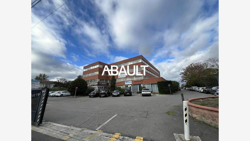 A vendre bureaux 2000m² loués à Toulouse Purpan