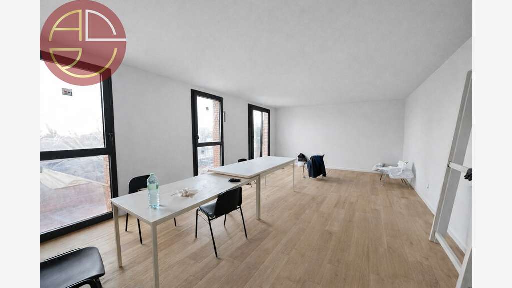 A vendre bureau 93m² RDC Toulouse centre Minimes
