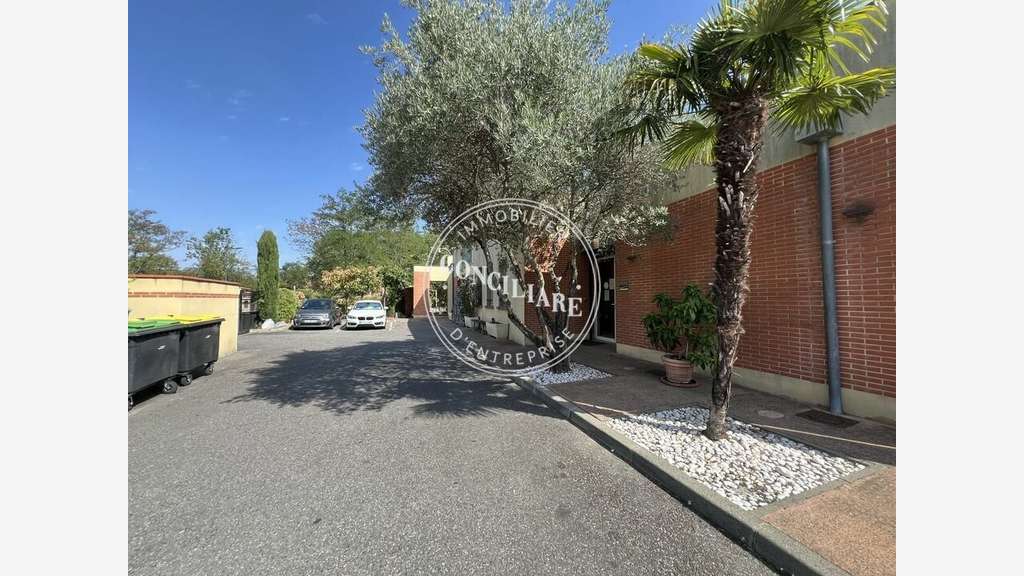 Vente locaux d'activité de 700m² à Toulouse Sud