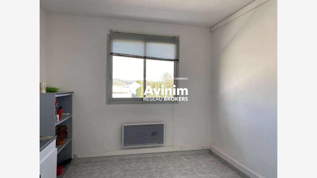 Vente bureaux 76m² à Tourrettes