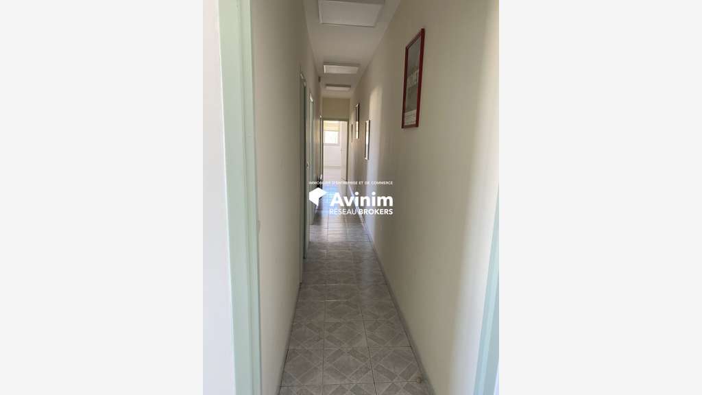 Vente bureaux 76m² à Tourrettes