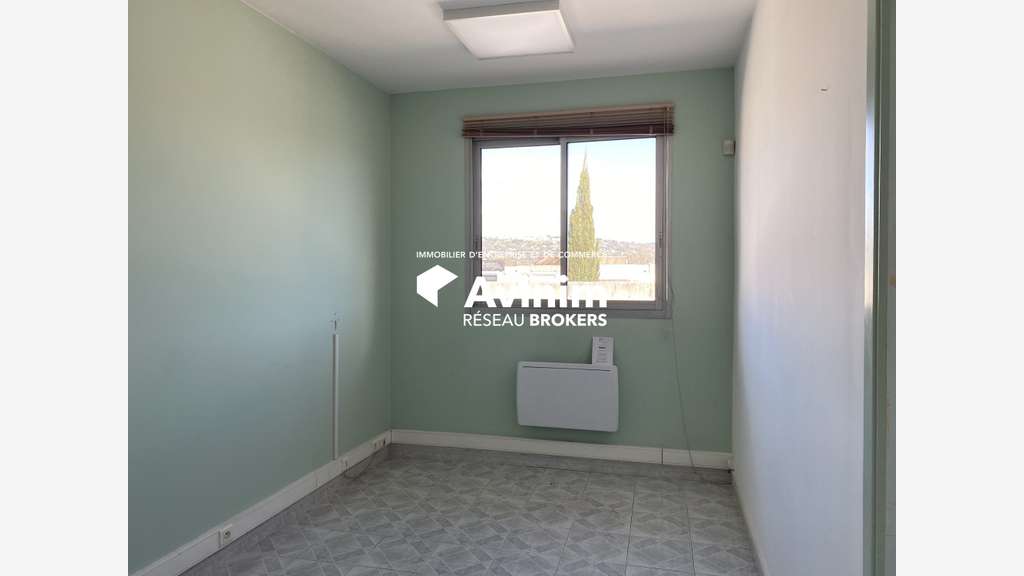 Vente bureaux 76m² à Tourrettes