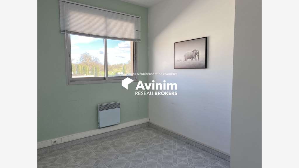 Vente bureaux 76m² à Tourrettes