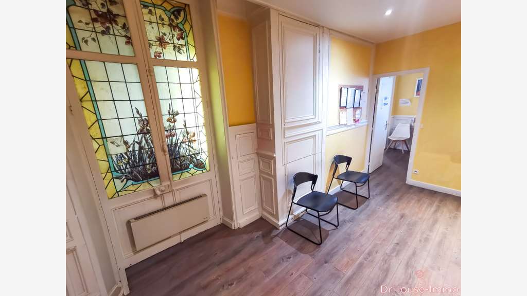 Locaux de 100m² + parkings à vendre à Tours