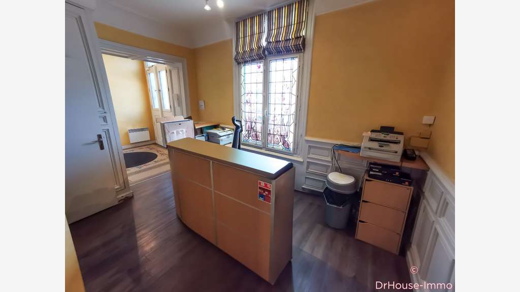 Locaux de 100m² + parkings à vendre à Tours