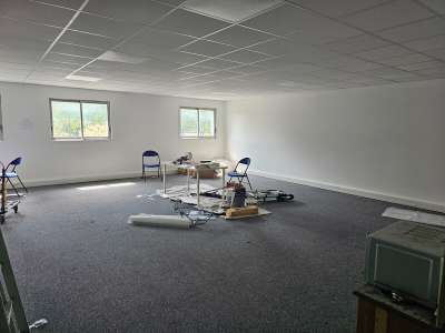 Bureau rénové 65m² à vendre à Trappes proche A12
