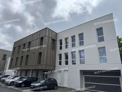 A vendre bureaux 455m² à Treillières