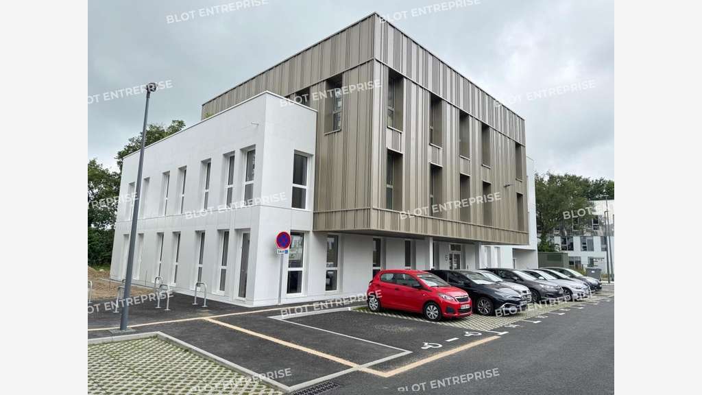 A vendre bureaux 1125m² Treillières Parc de Ragon