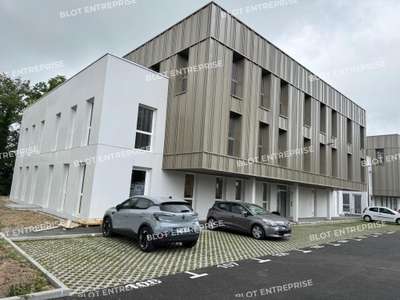 A vendre bureaux 1125m² Treillières Parc de Ragon