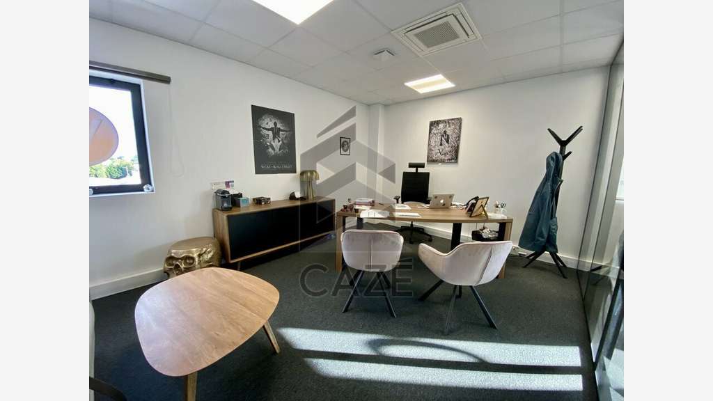 Bureaux 290m² R+2 et R+3 à vendre à Tresses 
