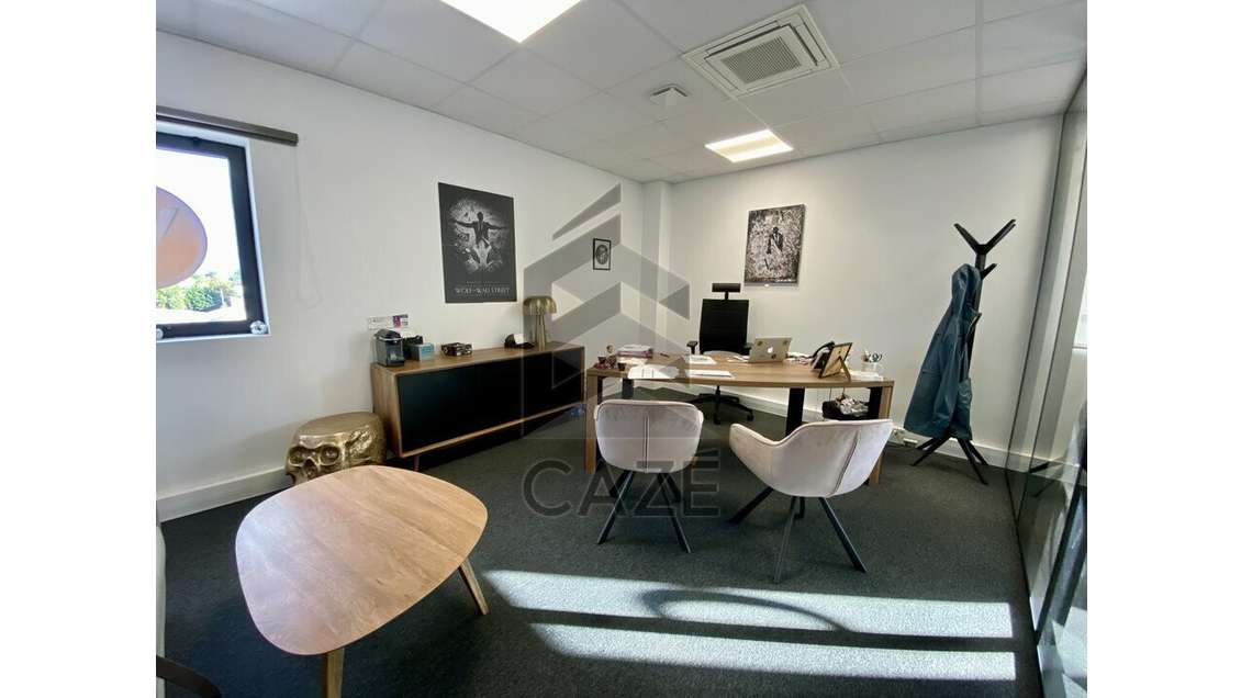 Bureaux 290m² R+2 et R+3 à vendre à Tresses 