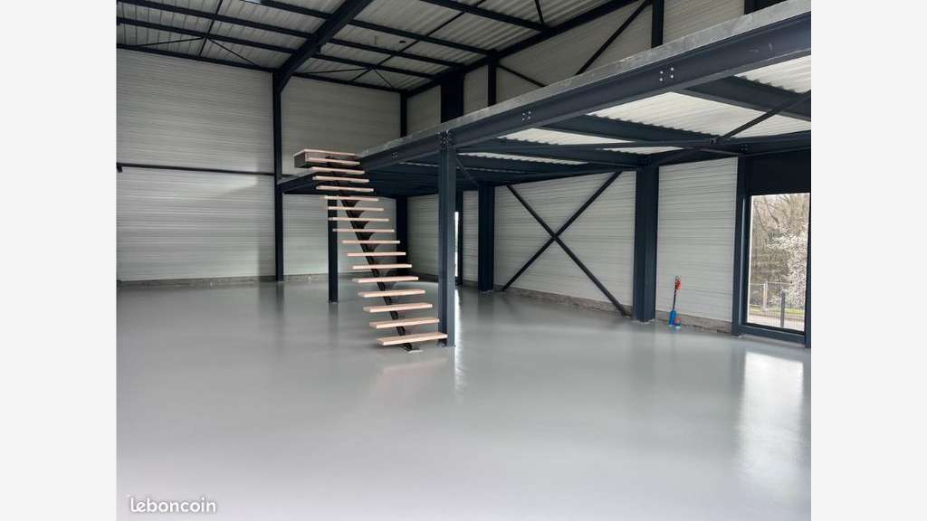 Local artisanal 279m² neuf à vendre à Trévoux