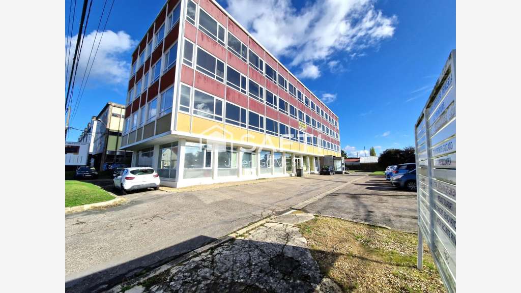 Vente bureaux 2000m² empl stratégique à Trilport