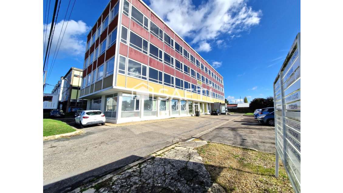 Vente bureaux 2000m² empl stratégique à Trilport