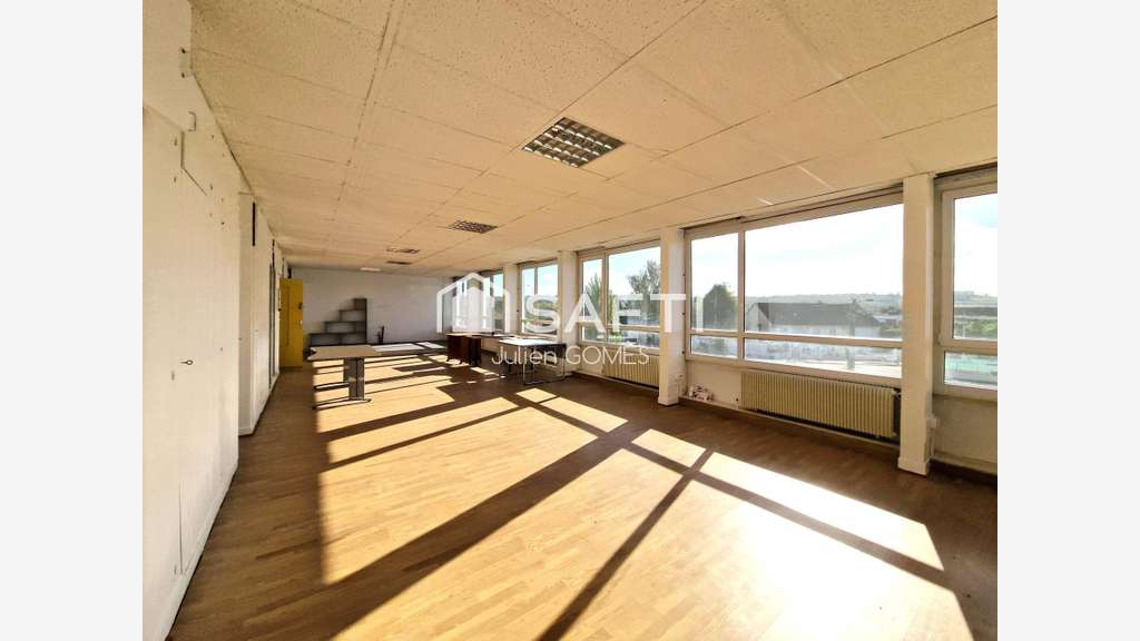 Vente bureaux 2000m² empl stratégique à Trilport