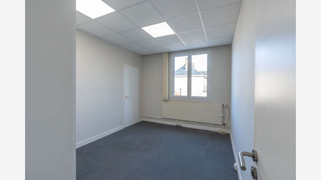 AV bureaux 100m² avec grenier aménageable Troyes