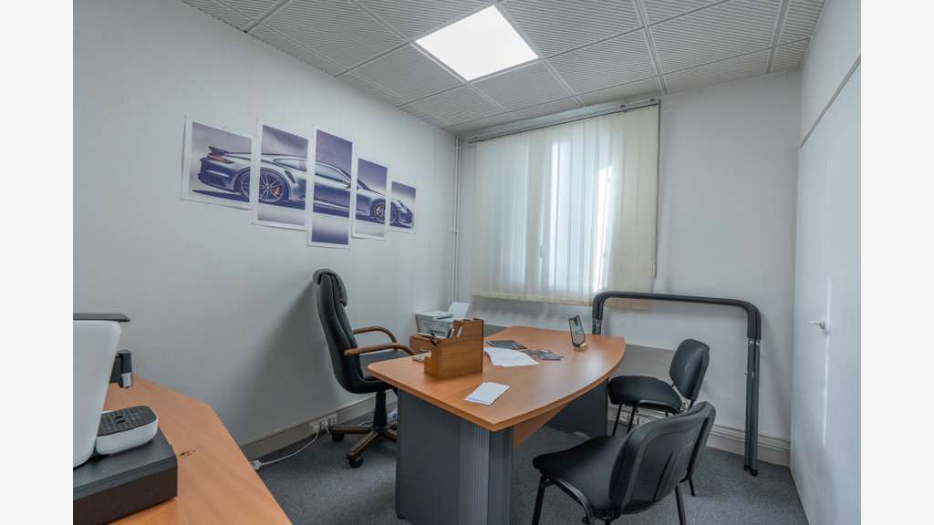 AV bureaux 100m² avec grenier aménageable Troyes